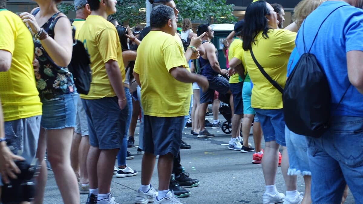 Multidão no Brazilian Day em Nova York