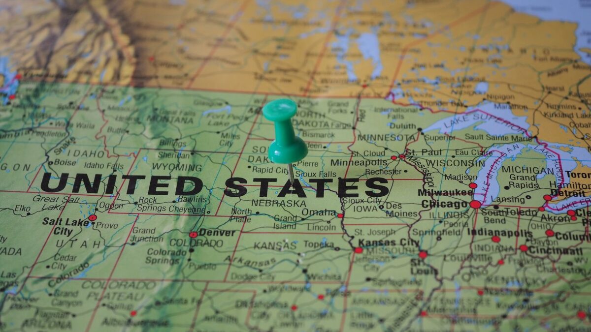 Mapa dos Estados Unidos com um alfinete verde marcando um local específico